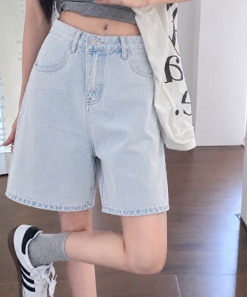SHEPP(シープ)の「デニムハーフパンツ バミューダパンツ(デニムパンツ・レディース・ライトブルー/ブルー・M/L)」の6枚目の写真