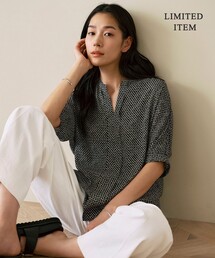 ICB（アイシービー）の「BackSatinAmunzen 5分袖キーネックブラウス（シャツ/ブラウス）」