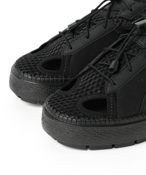 Ray BEAMS(レイビームス)の「PUMA / プラットフォーム トレース ライト ミュール スニーカー(スニーカー・レディース・オフホワイト/ブラック・23.0cm/23.5cm/24.0cm/24.5cm/25.0cm)」の4枚目の写真