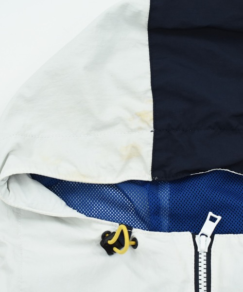 NAUTICA（ノーティカ）の「【ヴィンテージ古着】NAUTICA プルオーバーナイロンジャケット（ナイロンジャケット・メンズ・ホワイト・X-LARGE）」の10枚目の写真