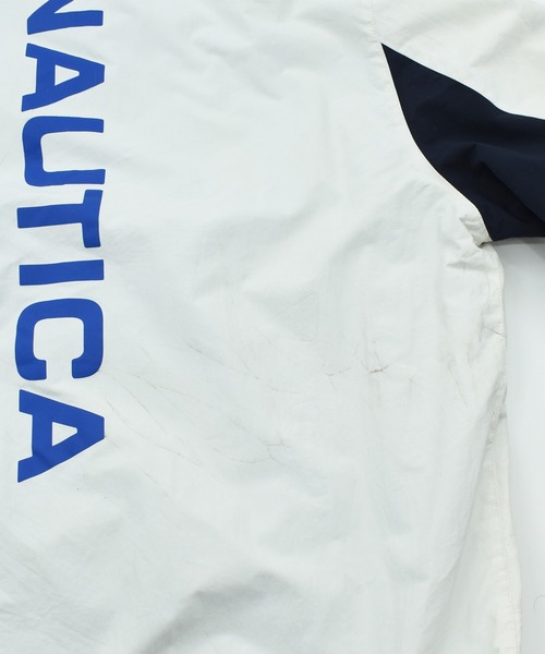 NAUTICA（ノーティカ）の「【ヴィンテージ古着】NAUTICA プルオーバーナイロンジャケット（ナイロンジャケット・メンズ・ホワイト・X-LARGE）」の11枚目の写真