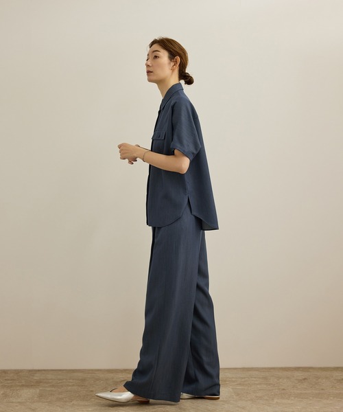 ROPE'(ロペ)の「【洗える・カセット服】バックサテン ドルマンブラウス/お仕事・通勤・セットアップ対応(シャツ/ブラウス・レディース・ベージュ/ネイビー/ブルー系その他・36/38)」の4枚目の写真