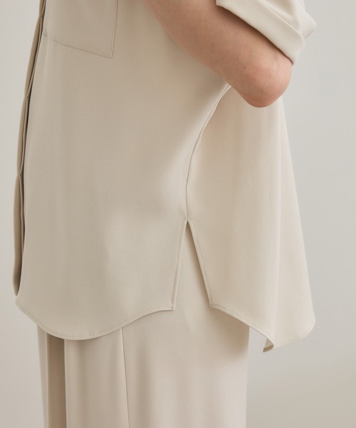 ROPE'(ロペ)の「【洗える・カセット服】バックサテン ドルマンブラウス/お仕事・通勤・セットアップ対応(シャツ/ブラウス・レディース・ベージュ/ネイビー/ブルー系その他・36/38)」の20枚目の写真