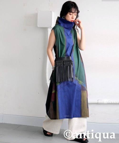antiqua(アンティカ)の「アート柄ハイネックワンピース(ワンピース・レディース・ブルー系その他・ONESIZE)」の2枚目の写真