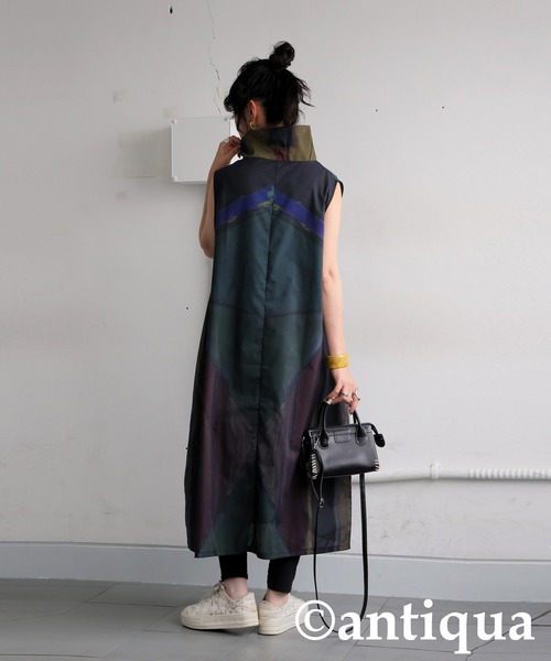 antiqua(アンティカ)の「アート柄ハイネックワンピース(ワンピース・レディース・ブルー系その他・ONESIZE)」の8枚目の写真