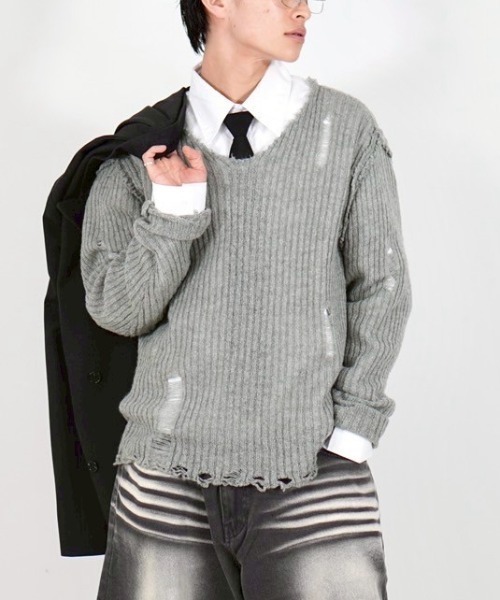 Chikashitsu +(チカシツプラス)の「【Chikashitsu +】damage reverse v neck knit / 【チカシツプラス】リバースVネックダメージニット(ニット/セーター・メンズ・アイボリー/ブラック/グレー・ONE SIZE)」の1枚目の写真