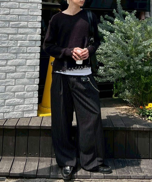 Chikashitsu +(チカシツプラス)の「【Chikashitsu +】damage reverse v neck knit / 【チカシツプラス】リバースVネックダメージニット(ニット/セーター・メンズ・アイボリー/ブラック/グレー・ONE SIZE)」の5枚目の写真