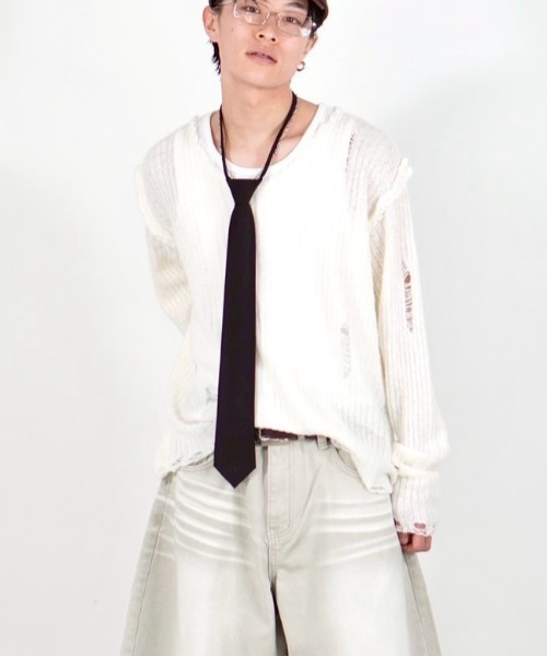 Chikashitsu +(チカシツプラス)の「【Chikashitsu +】damage reverse v neck knit / 【チカシツプラス】リバースVネックダメージニット(ニット/セーター・メンズ・アイボリー/ブラック/グレー・ONE SIZE)」の16枚目の写真