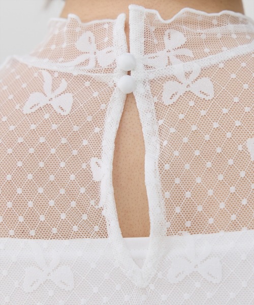 REDYAZEL(レディアゼル)の「ミニリボン柄シアートップス(Tシャツ/カットソー・レディース・ホワイト/ブラック・FREE)」の3枚目の写真