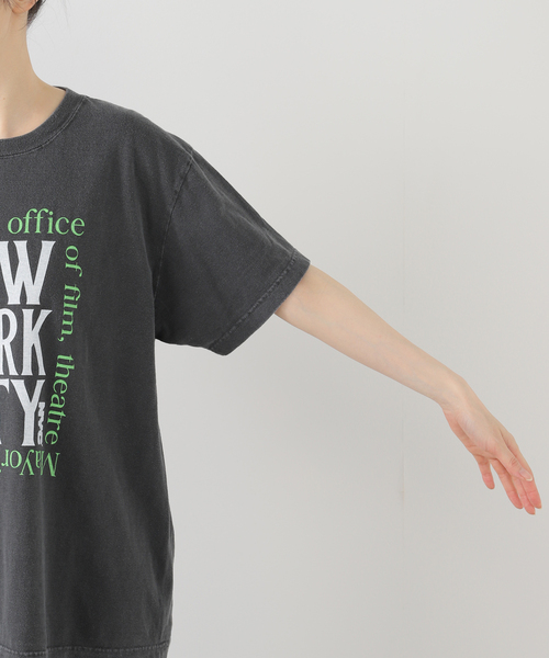 OUTDOOR PRODUCTS(アウトドアプロダクツ)の「NYC logo Tee(Tシャツ/カットソー・レディース・ホワイト/グレー・FREE)」の9枚目の写真