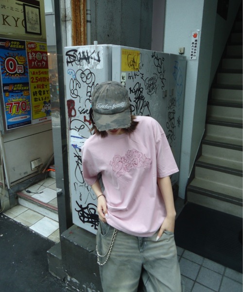 centimeter(センチメーター)の「Kira logo pigment tee(Tシャツ/カットソー・メンズ・ピンク/ホワイト/スミクロ・MEDIUM/LARGE/X-LARGE)」の4枚目の写真