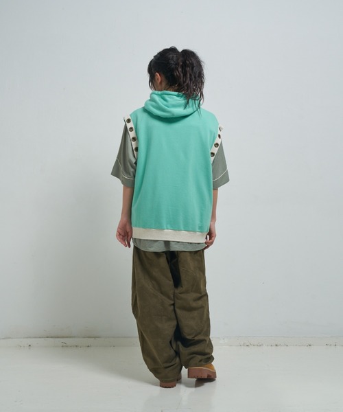 EFFECTEN（エフェクテン）の「【EFFECTEN】Sleeveless pullover hoodie（ベスト・メンズ・アッシュグレー/ブラック/カーキ/ライトグリーン・FREE）」の6枚目の写真