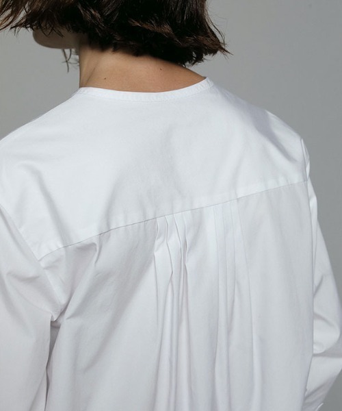 ETRE TOKYO（エトレトウキョウ）の「SANTEアクセサリーボタンノーカラーシャツ（シャツ/ブラウス・レディース・ホワイト/ストライプ/ブルー・FREE）」の13枚目の写真