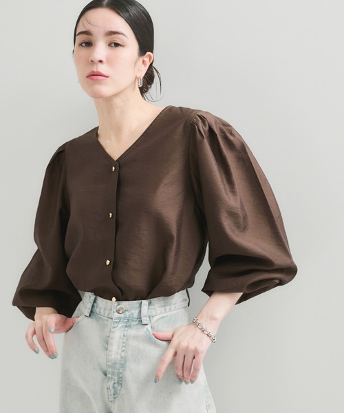 le cercle ADAM ET ROPE'（ルセルクルアダムエロペ）の「袖ギャザーブラウス（シャツ/ブラウス・レディース・サックスブルー/ダークブラウン/ホワイト・FREE）」の3枚目の写真