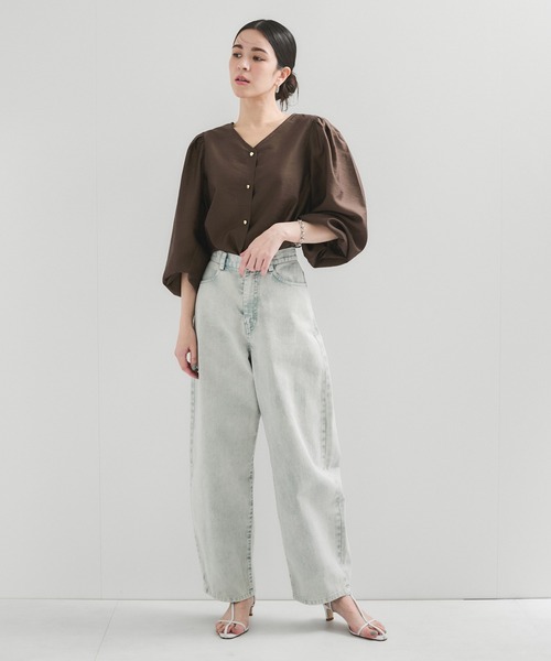le cercle ADAM ET ROPE'（ルセルクルアダムエロペ）の「袖ギャザーブラウス（シャツ/ブラウス・レディース・サックスブルー/ダークブラウン/ホワイト・FREE）」の5枚目の写真