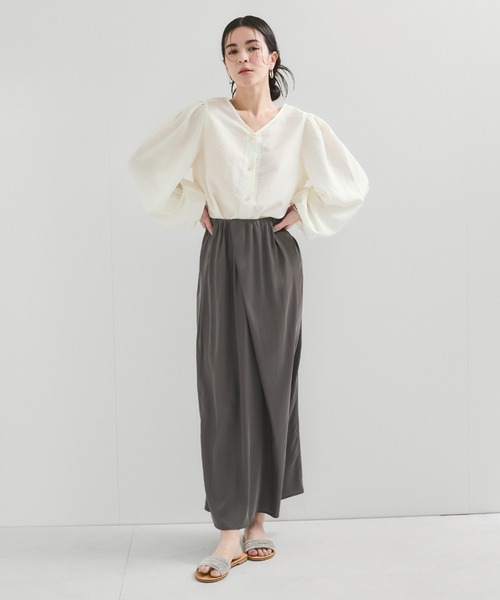 le cercle ADAM ET ROPE'（ルセルクルアダムエロペ）の「袖ギャザーブラウス（シャツ/ブラウス・レディース・サックスブルー/ダークブラウン/ホワイト・FREE）」の6枚目の写真