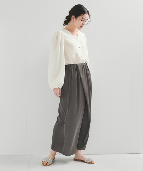 le cercle ADAM ET ROPE'（ルセルクルアダムエロペ）の「袖ギャザーブラウス（シャツ/ブラウス・レディース・サックスブルー/ダークブラウン/ホワイト・FREE）」の7枚目の写真