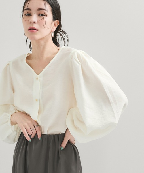 le cercle ADAM ET ROPE'（ルセルクルアダムエロペ）の「袖ギャザーブラウス（シャツ/ブラウス・レディース・サックスブルー/ダークブラウン/ホワイト・FREE）」の10枚目の写真
