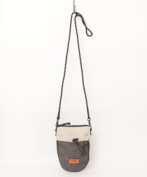 UNIVERSAL OVERALL(ユニバーサルオーバーオール)の「UNIVERSAL OVERALL / FRONT MESH SHOULDER BAG / フロントメッシュショルダーバッグ / UVO-204(ショルダーバッグ・レディース・ブラック/ライトグレー/オレンジ/ベージュ/モカ・ONESIZE)」の11枚目の写真