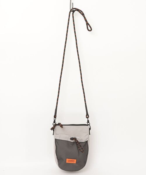 UNIVERSAL OVERALL(ユニバーサルオーバーオール)の「UNIVERSAL OVERALL / FRONT MESH SHOULDER BAG / フロントメッシュショルダーバッグ / UVO-204(ショルダーバッグ・レディース・ブラック/ライトグレー/オレンジ/ベージュ/モカ・ONESIZE)」の12枚目の写真