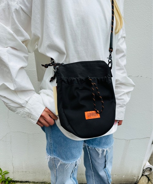 UNIVERSAL OVERALL(ユニバーサルオーバーオール)の「UNIVERSAL OVERALL / FRONT MESH SHOULDER BAG / フロントメッシュショルダーバッグ / UVO-204(ショルダーバッグ・レディース・ブラック/ライトグレー/オレンジ/ベージュ/モカ・ONESIZE)」の13枚目の写真