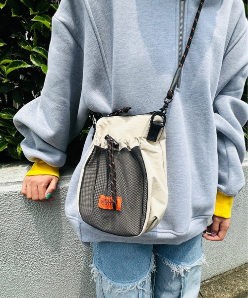 UNIVERSAL OVERALL(ユニバーサルオーバーオール)の「UNIVERSAL OVERALL / FRONT MESH SHOULDER BAG / フロントメッシュショルダーバッグ / UVO-204(ショルダーバッグ・レディース・ブラック/ライトグレー/オレンジ/ベージュ/モカ・ONESIZE)」の18枚目の写真