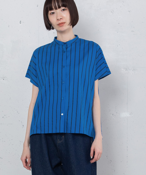 POU DOU DOU（プードゥドゥ）の「ストライプバンドカラーボックスシャツ（シャツ/ブラウス・レディース・ベージュ/ブルー/アイボリー・M）」の3枚目の写真