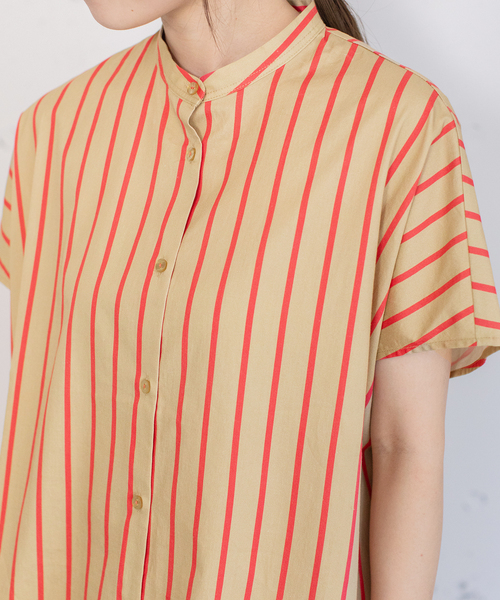 POU DOU DOU（プードゥドゥ）の「ストライプバンドカラーボックスシャツ（シャツ/ブラウス・レディース・ベージュ/ブルー/アイボリー・M）」の9枚目の写真