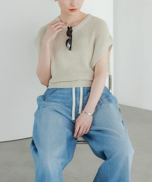 URBAN RESEARCH（アーバンリサーチ）の「ペーパーヤーンフレンチスリーブニット（ベスト・レディース・チャコールグレー/ホワイト/ベージュ・FREE）」の8枚目の写真