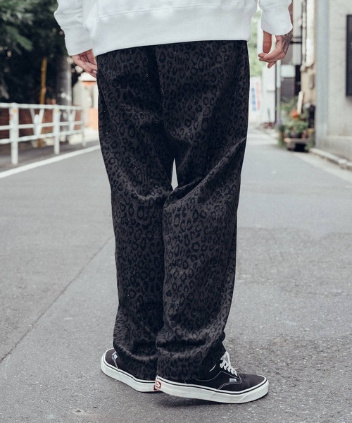 Subciety（サブサエティ）の「Glitter leopard slacks（スラックス・メンズ・ブラウン/ブラック・X-LARGE/LARGE/MEDIUM/SMALL）」の8枚目の写真