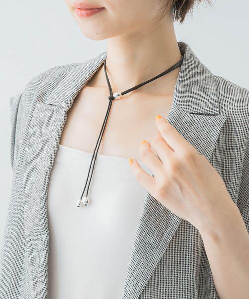 URBAN RESEARCH ROSSO WOMEN（アーバンリサーチ　ロッソ）の「CHIGNON　ワンループマルチコードチョーカー（ネックレス・レディース・ブラウン系その他/ブラック系その他・FREE）」の2枚目の写真