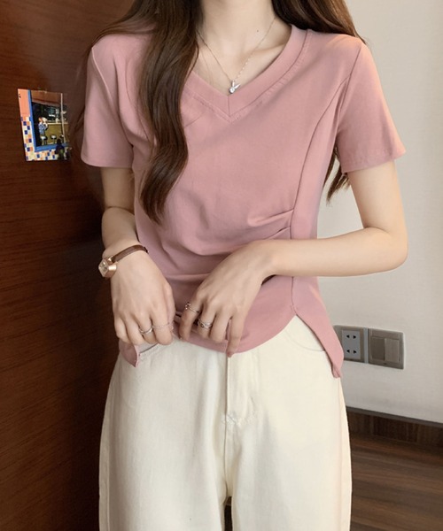 2ly2(トゥーリートゥー)の「ドレープ×アシメ裾が美しいVネックTシャツ(Tシャツ/カットソー・レディース・ブラック/ピンク/ホワイト・FREE)」の17枚目の写真