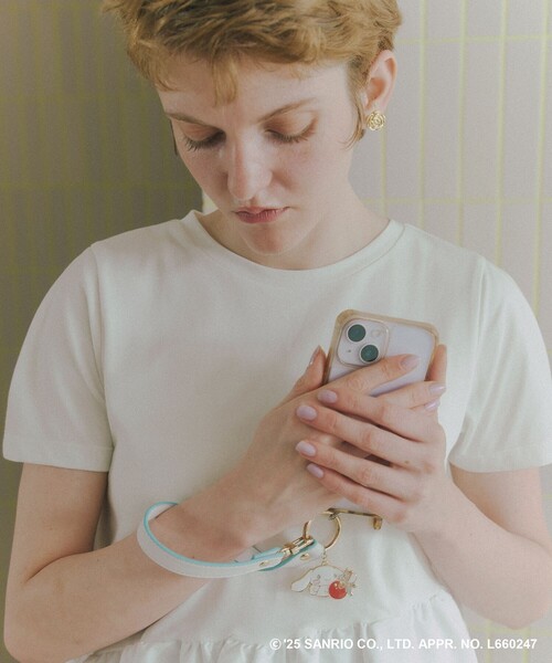 VIS(ビス)の「【WEB限定】【シナモロール】VIS別注マルチスマホスショルダー・ストラップ(スマホグッズ・レディース・ホワイト系その他4・FREE)」の1枚目の写真