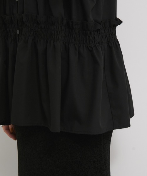 le cercle ADAM ET ROPE'(ルセルクルアダムエロペ)の「フリルギャザーシャツ(シャツ/ブラウス・レディース・ブラック/ベージュ・FREE)」の15枚目の写真