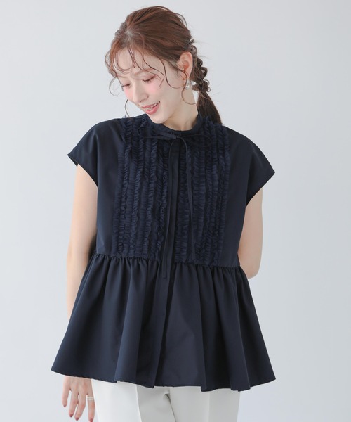 Fit more(フィットモア)の「フロントフリルペプラムブラウス(シャツ/ブラウス・レディース・ネイビー/ホワイト/ベビーピンク・FREE)」の2枚目の写真