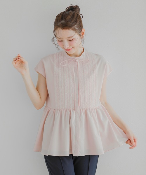 Fit more(フィットモア)の「フロントフリルペプラムブラウス(シャツ/ブラウス・レディース・ネイビー/ホワイト/ベビーピンク・FREE)」の3枚目の写真