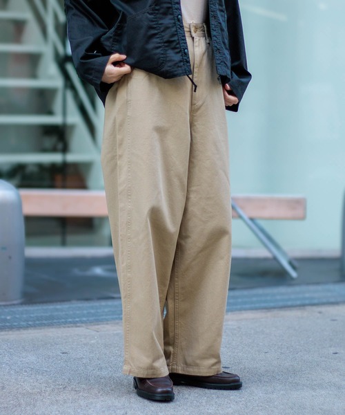 D.M.G.（ドミンゴ）の「[D.M.G. / ディーエムジー] ツイル ボリュームイージーパンツ（その他パンツ・レディース・ブラック/ベージュ/オリーブ・M/S）」の5枚目の写真