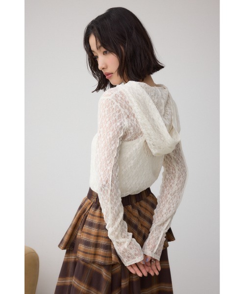AZUL by moussy(アズールバイマウジー)の「ヘンリーネックレースフーディートップス(Tシャツ/カットソー・レディース・ブラック/アイボリー・FREE)」の3枚目の写真