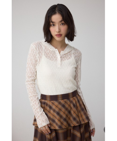 AZUL by moussy(アズールバイマウジー)の「ヘンリーネックレースフーディートップス(Tシャツ/カットソー・レディース・ブラック/アイボリー・FREE)」の4枚目の写真