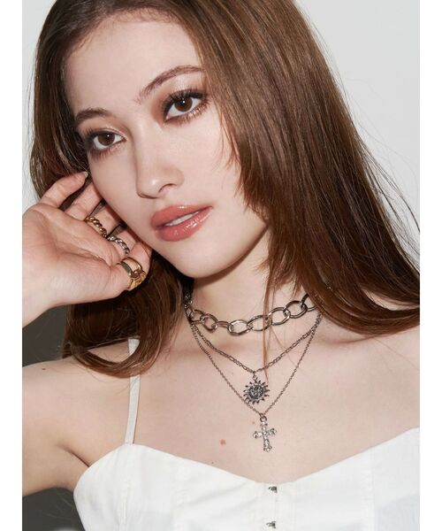 EVRIS（エヴリス）の「SUNNY CROSS 3連ネックレス（ネックレス・レディース・ゴールド/シルバー・FREE）」の3枚目の写真