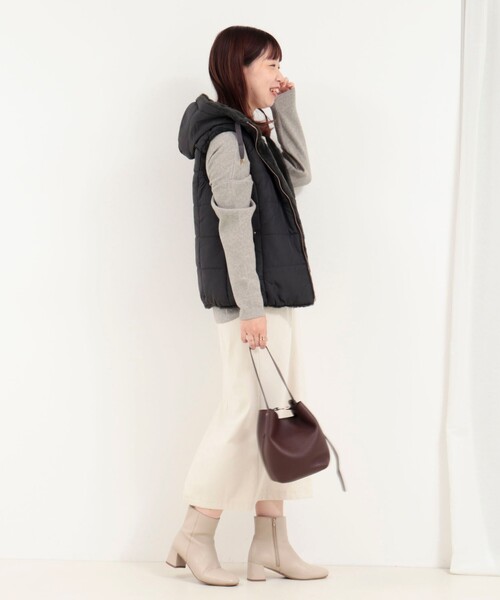 MICO COULIER（ミコクリエ）の「ファイングロス×ファー リバーシブルベスト（ブルゾン・レディース・チャコールグレー/ブラウン/キナリ・38）」の5枚目の写真