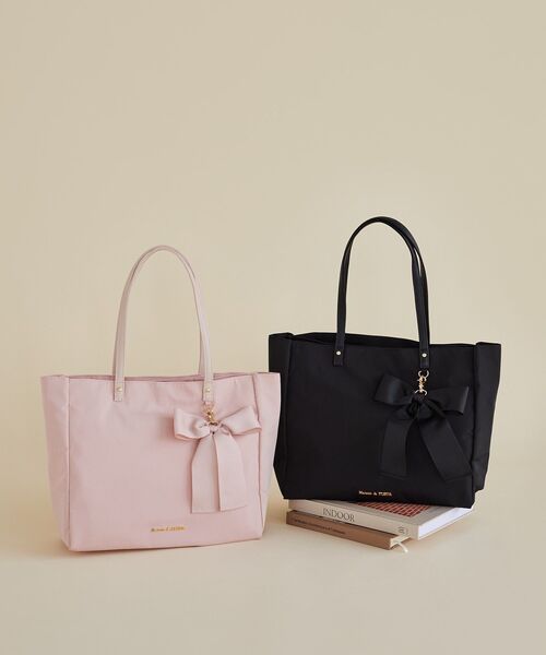 Maison de FLEUR（メゾンドフルール）の「リボンチャーム付き3ルームトートバッグ（トートバッグ・レディース・ピンクベージュ/ブラック・FREE）」の15枚目の写真