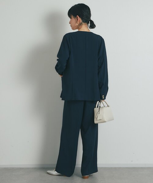 un dix cors(アンディコール)の「《セットアップ可・オフィスにも》ハイストレッチカルゼワッシャー金釦ジャケット(ノーカラージャケット・レディース・モカ/ネイビー・FREE)」の17枚目の写真