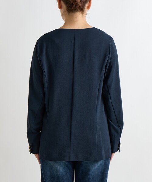 un dix cors(アンディコール)の「《セットアップ可・オフィスにも》ハイストレッチカルゼワッシャー金釦ジャケット(ノーカラージャケット・レディース・モカ/ネイビー・FREE)」の21枚目の写真