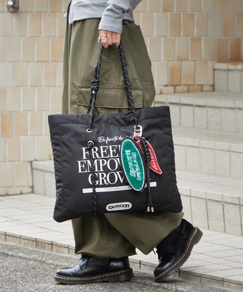 OUTDOOR PRODUCTS（アウトドアプロダクツ）の「OUTDOOR PRODUCTS/アウトドアプロダクツ LOGO TOTE トートバッグ（トートバッグ・レディース・アイボリー/ブラック・FREE）」の2枚目の写真