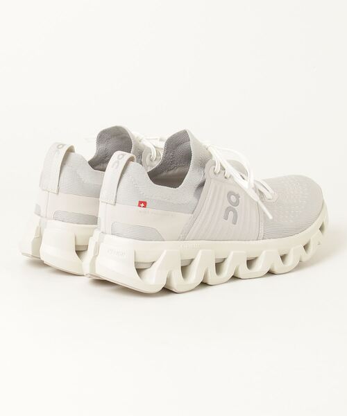 On(オン)の「オン ON Cloudswift 4(スニーカー・レディース・グレー・23.0cm/23.5cm/24.0cm/24.5cm/25.0cm)」の2枚目の写真