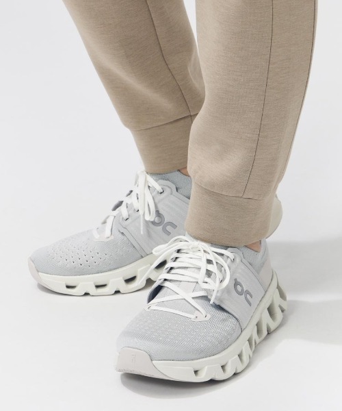 On(オン)の「オン ON Cloudswift 4(スニーカー・レディース・グレー・23.0cm/23.5cm/24.0cm/24.5cm/25.0cm)」の4枚目の写真