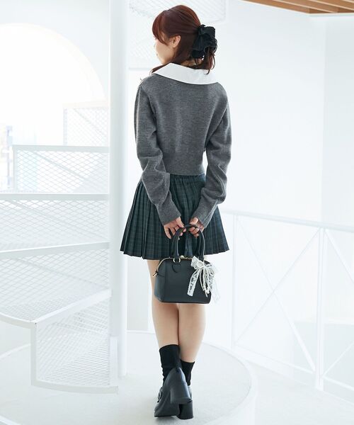 MAJESTIC LEGON(マジェスティックレゴン)の「取り外し襟付きニットカーデ(カーディガン/ボレロ・レディース・チャコールグレー/キャメル/レッド・MEDIUM)」の12枚目の写真