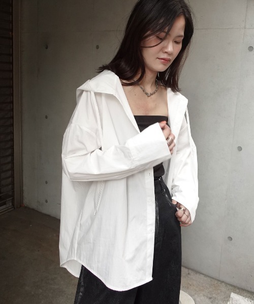 CORNERS（コーナーズ）の「ワッシャーフード付きシャツ（シャツ/ブラウス・レディース・オフホワイト/ブラック・M）」の5枚目の写真