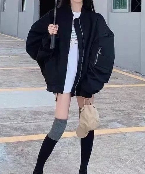 SPIGA（スピーガ）の「ﾋﾞｯｸﾞｼﾙｴｯﾄMA1ｼﾞｬｹｯﾄ（MA-1・レディース・ベージュ/ブラック・MEDIUM/LARGE/X-LARGE）」の4枚目の写真